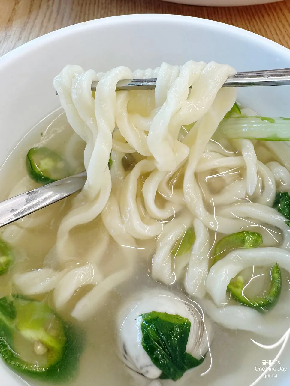 Dongjuk kalguksu made spicy with plenty of added chili
