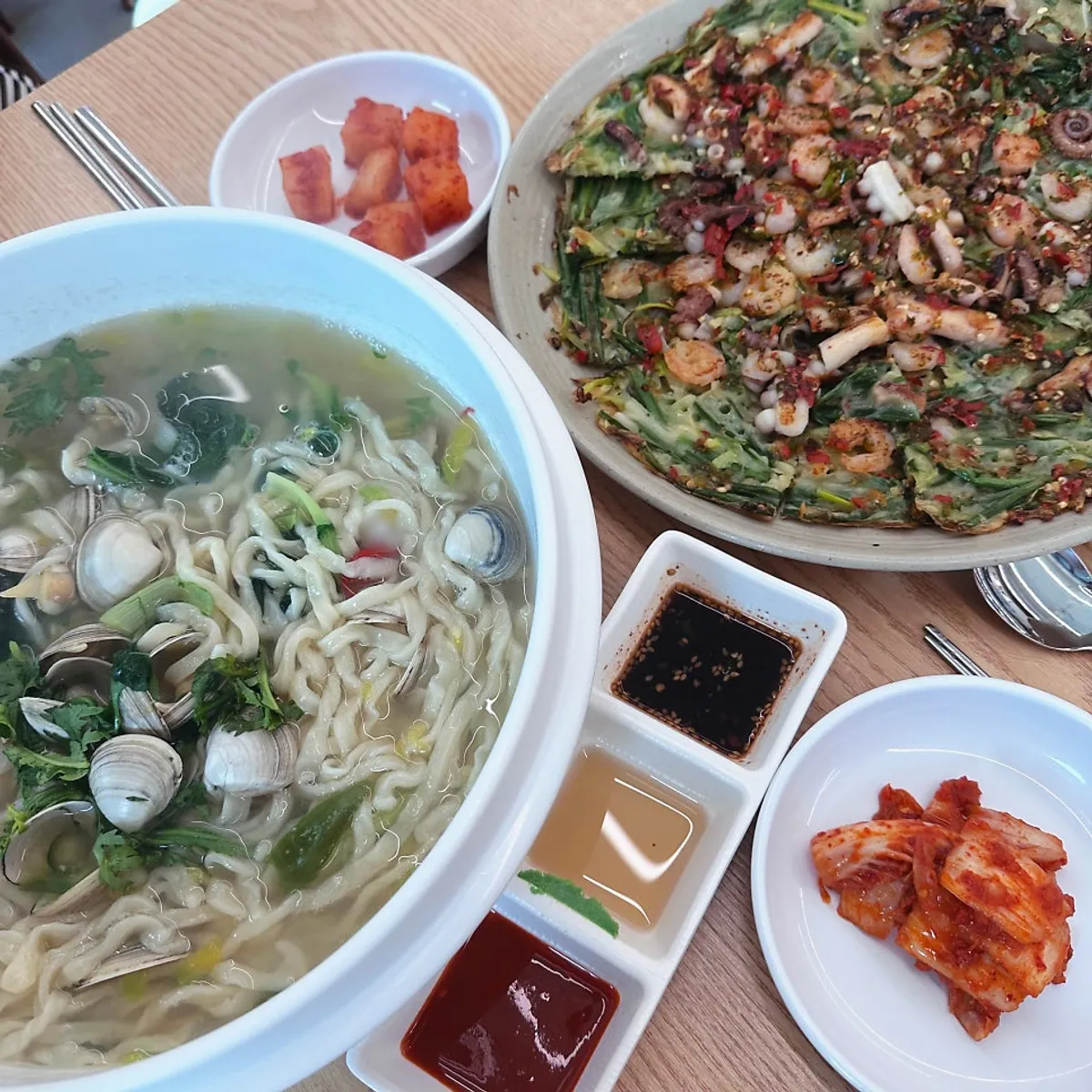Newly opened Seosan Dongjuk Kalguksu in Jangyu, Gimhae