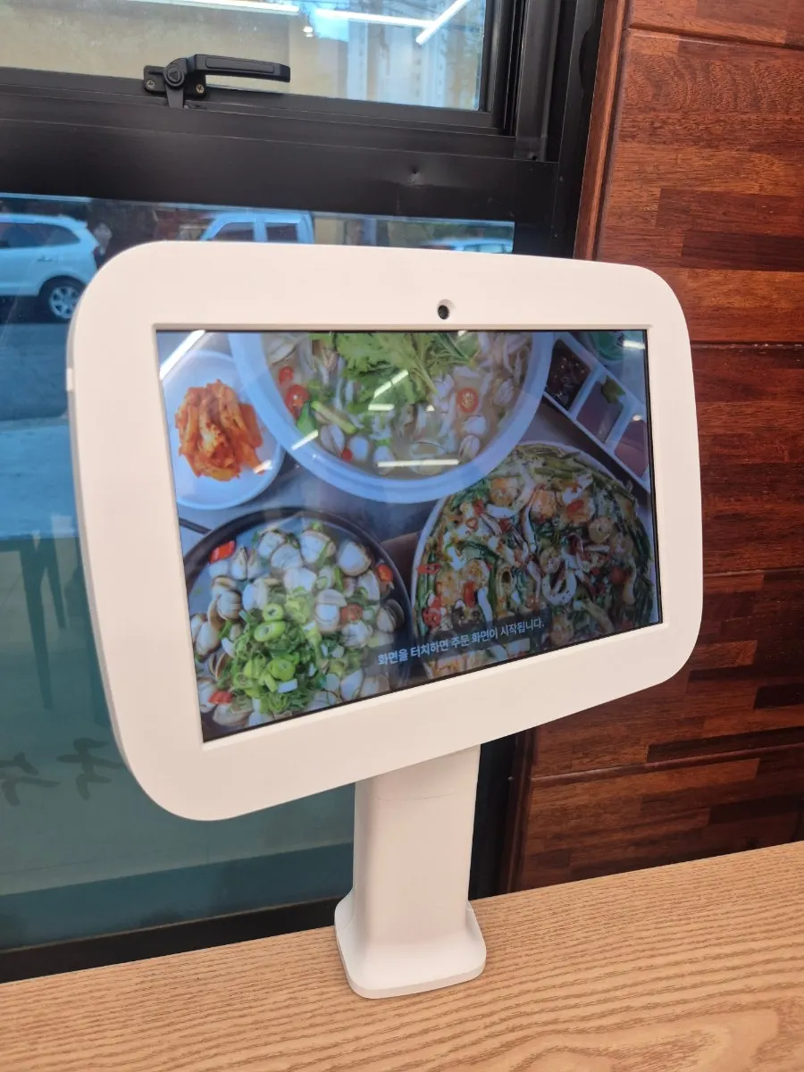 Tablet ordering device installed at the table