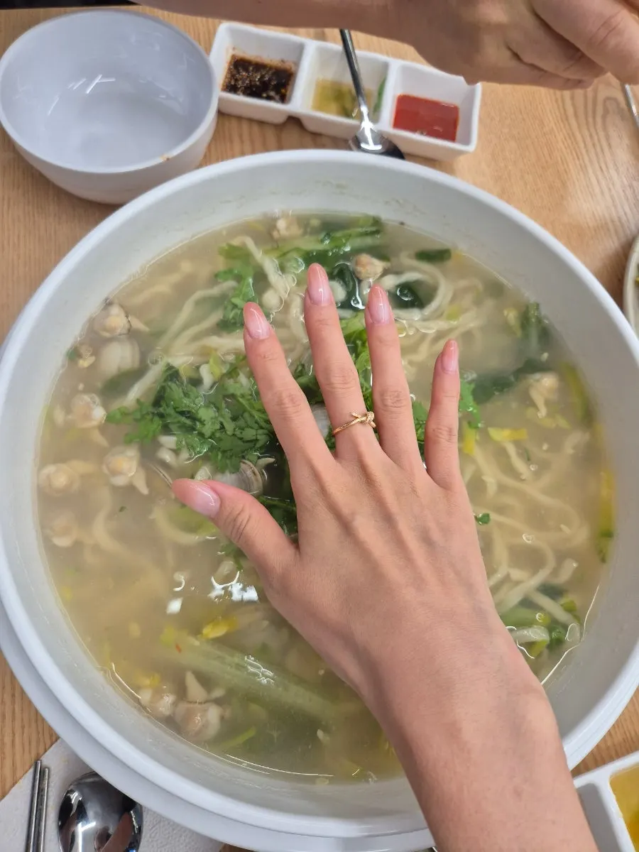 Dongjuk kalguksu served in a large bowl