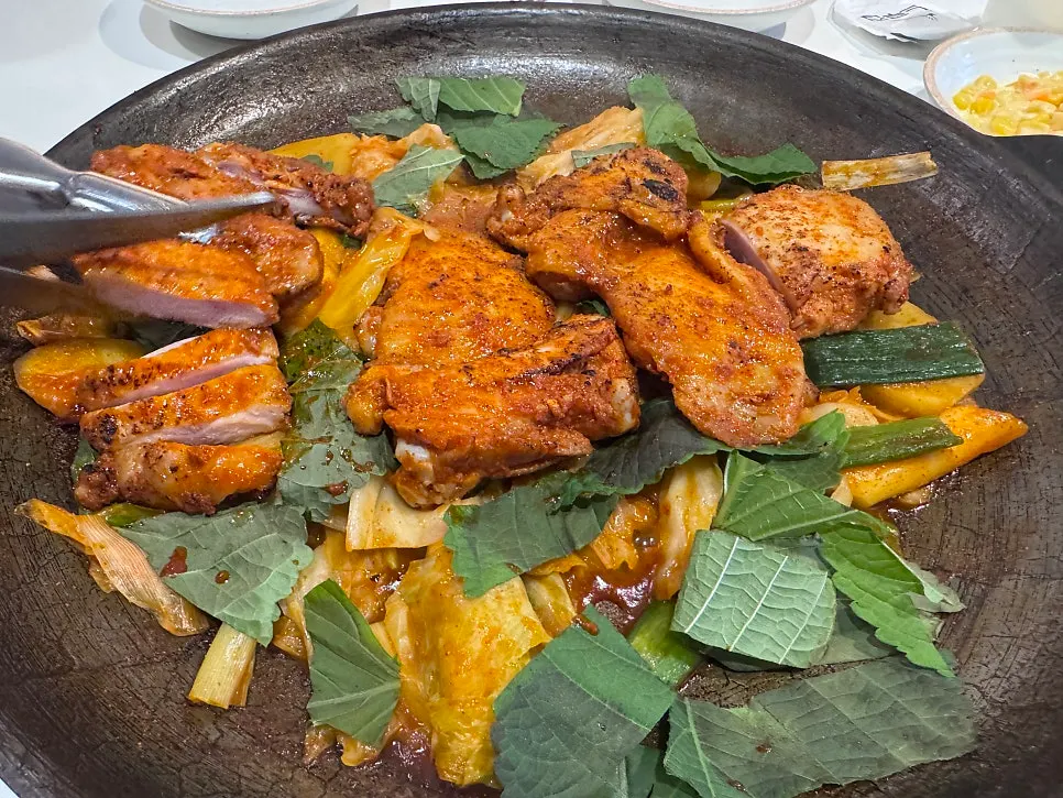 Bone-in dakgalbi presentation