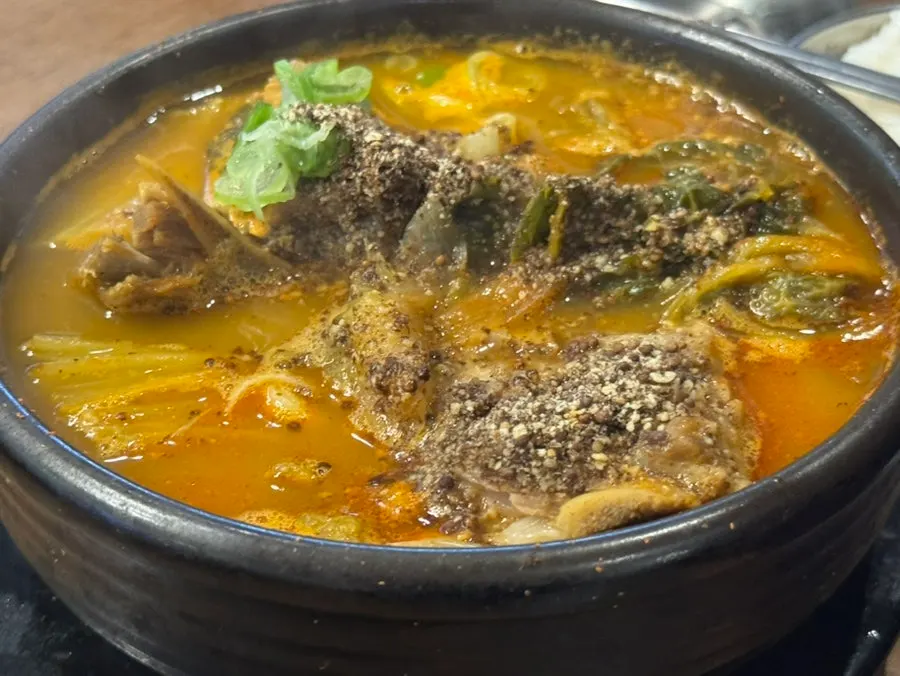 Ttukbaegi bulgogi with generous meat and glass noodles