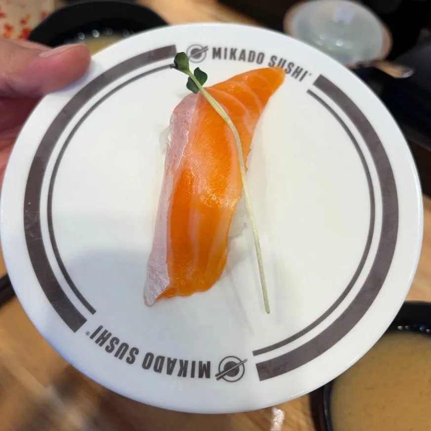 Various sushi ordered using Post-it notes
