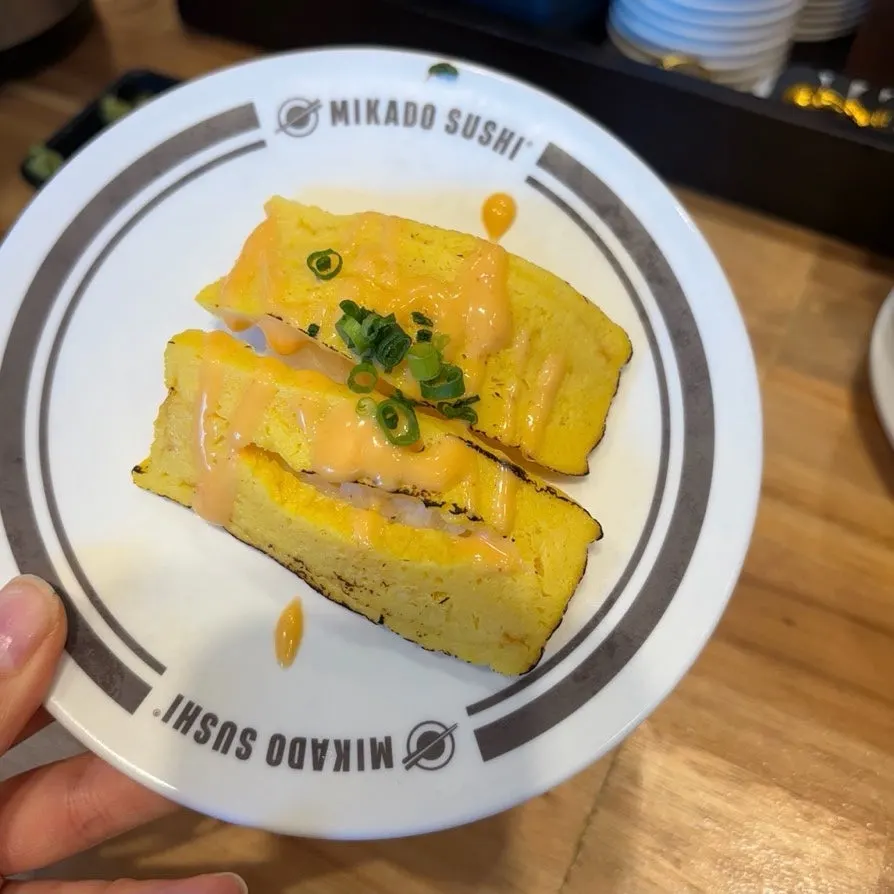 Various sushi ordered using Post-it notes