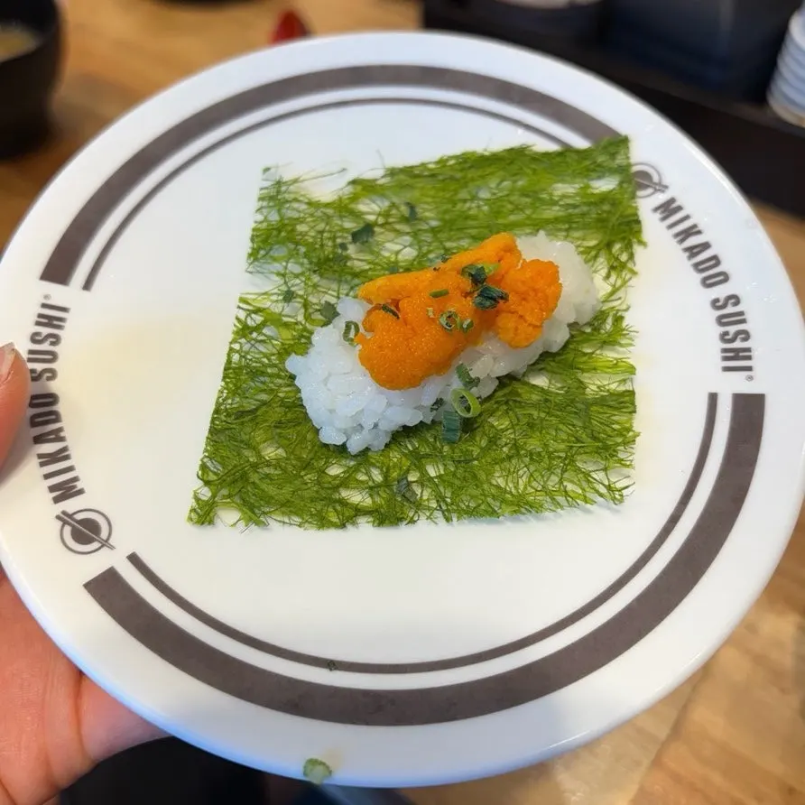 Various sushi ordered using Post-it notes