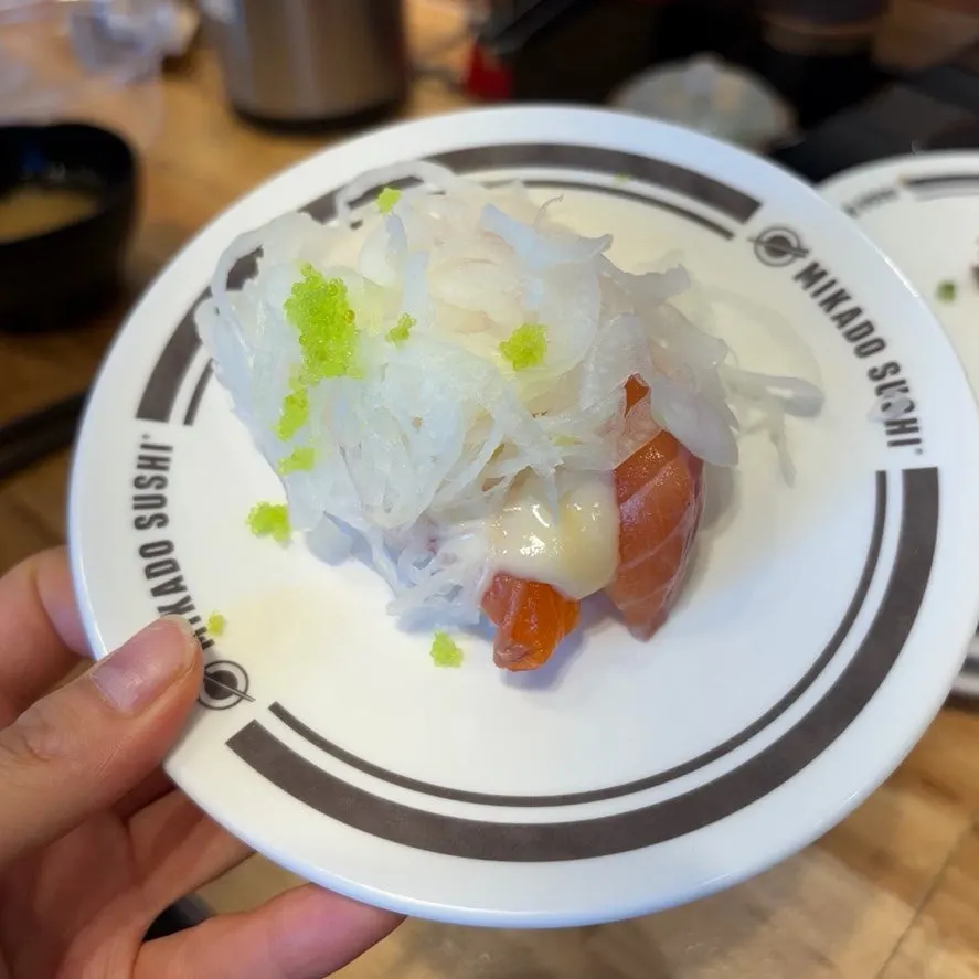 Various sushi ordered using Post-it notes