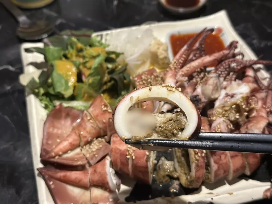 내장까지 함께 찐 오징어통찜 클로즈업