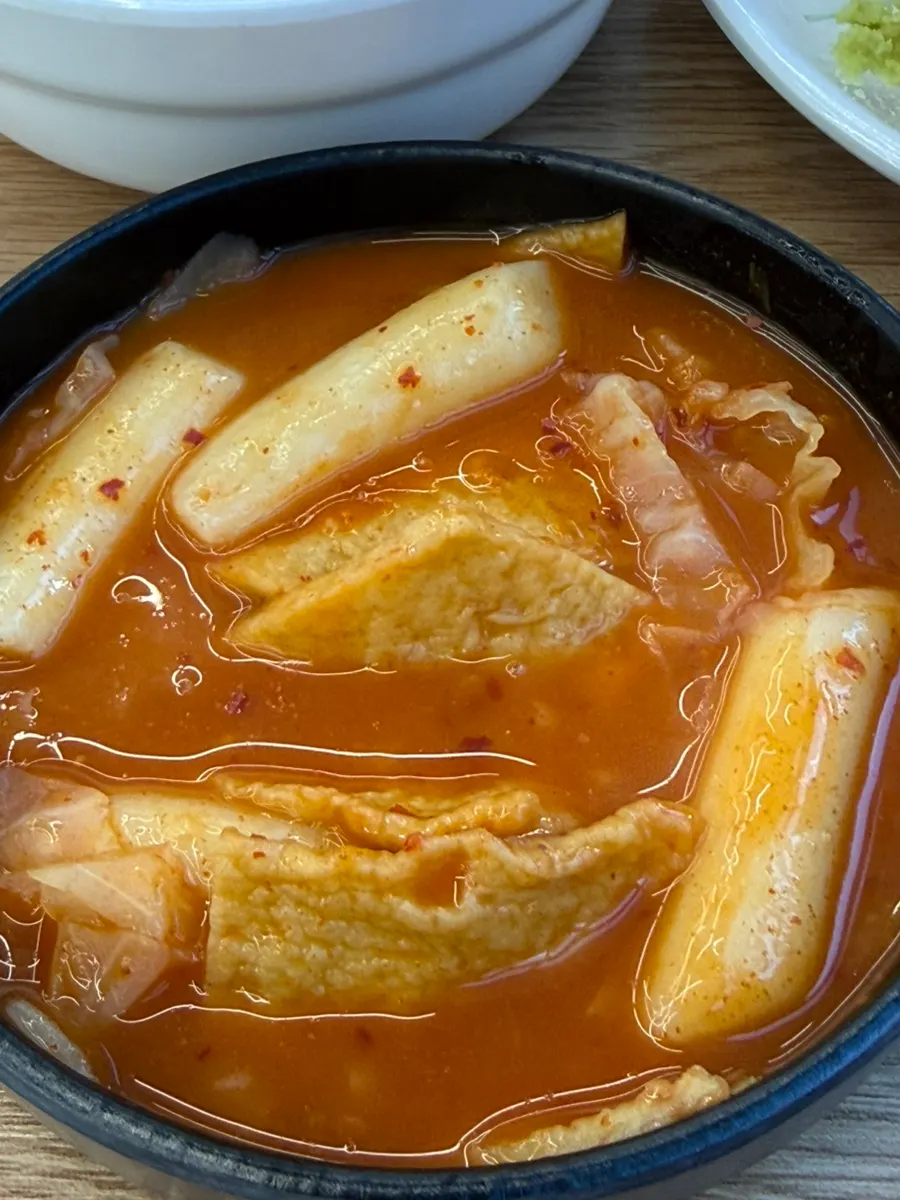 A second plate of self-serve bar tteokbokki