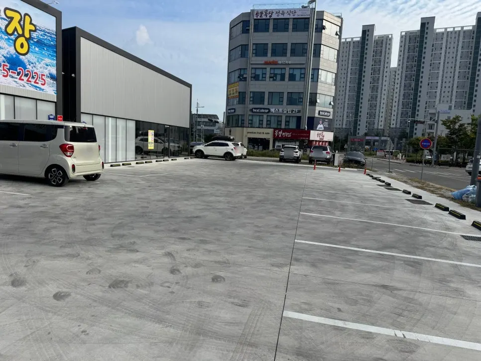 Private parking lot behind the building