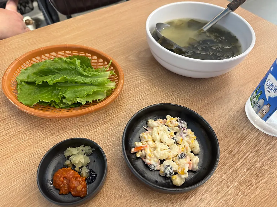 Basic setting with lettuce wraps and seaweed soup