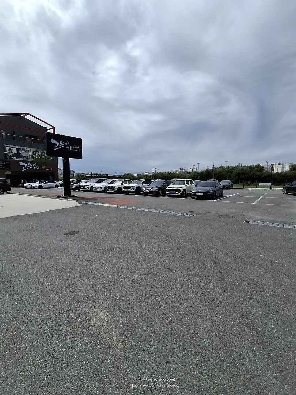 Dedicated parking lot at Godeungeo Myeongpumi Doeda Suwon Branch