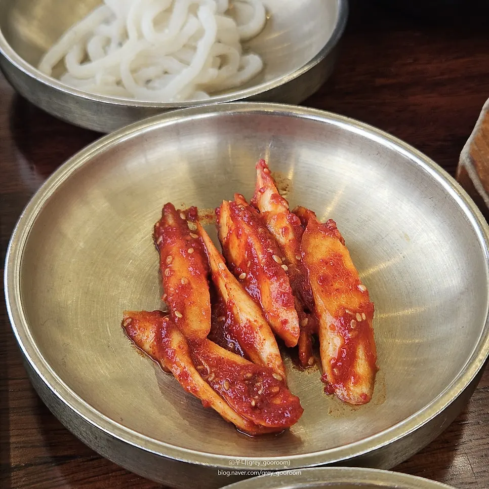 Side dish of doraji muchim (bellflower root salad)