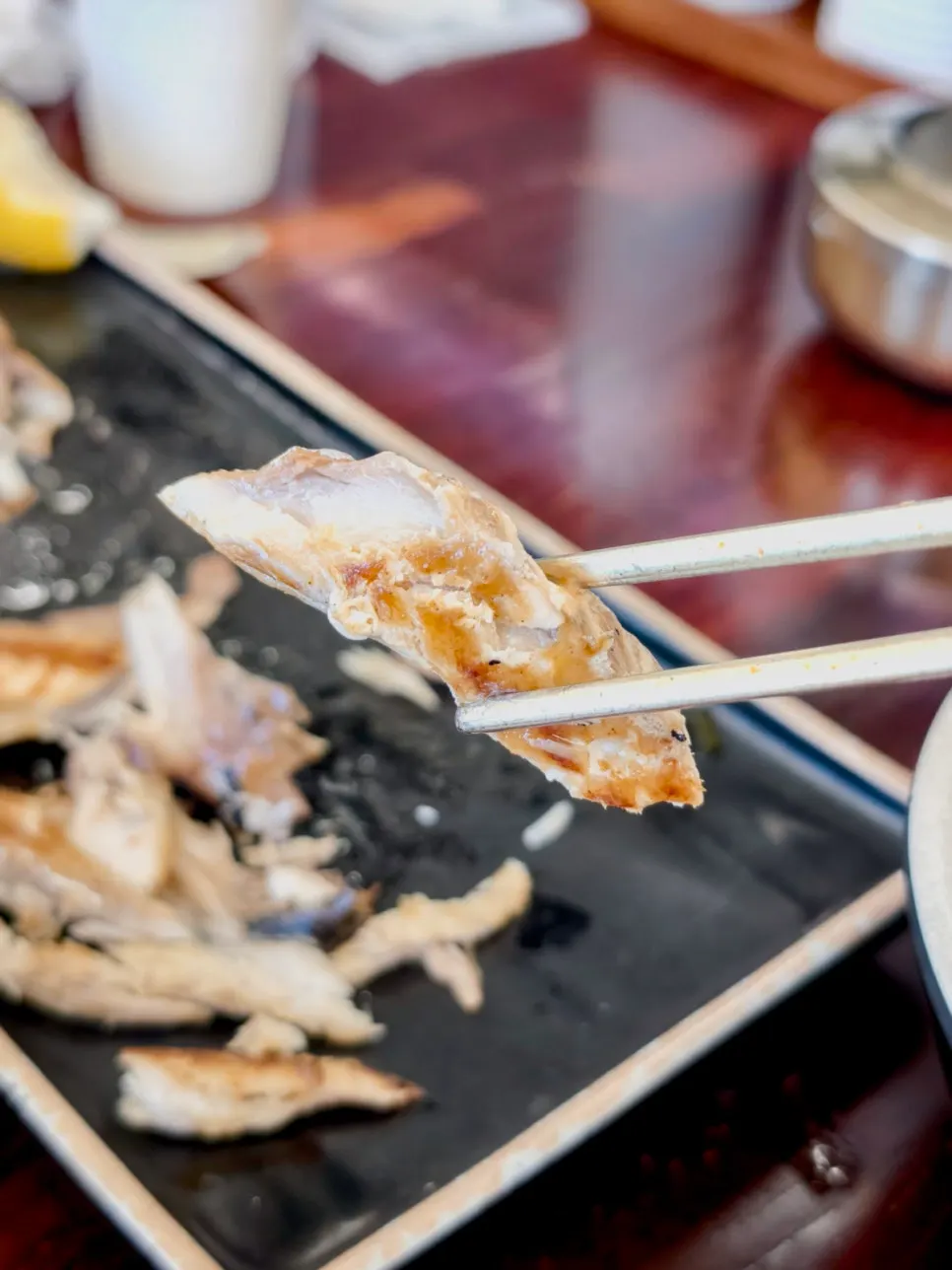 살이 두툼한 고등어구이 한 마리