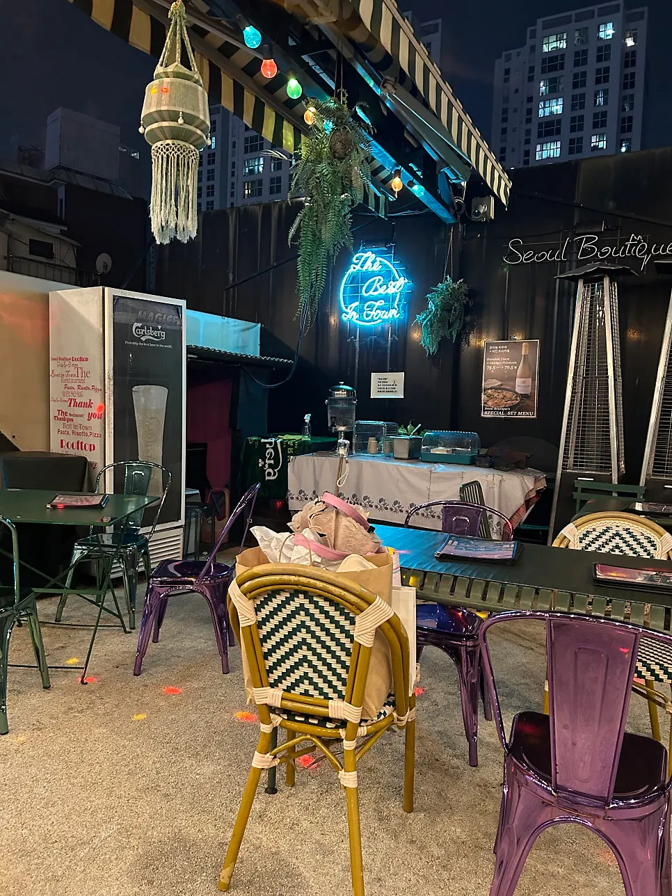 Rooftop seating on Seoul Boutique's third floor