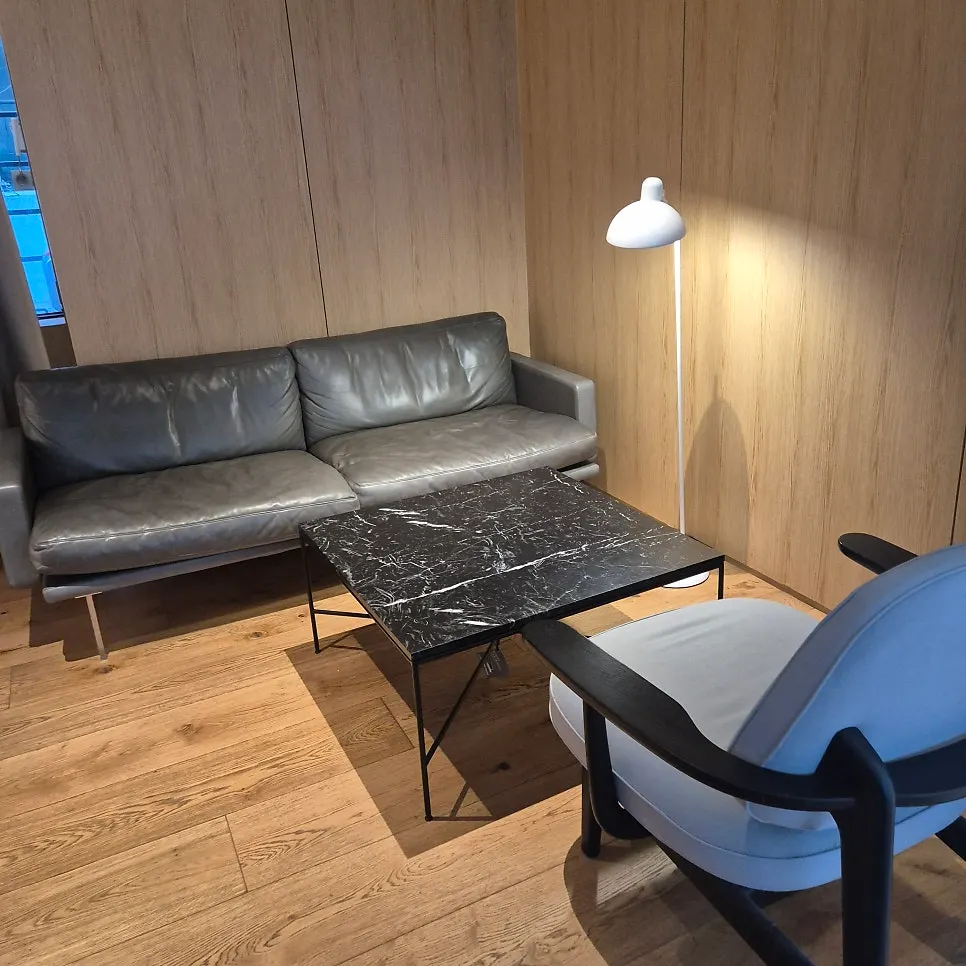 Quiet second-floor café space