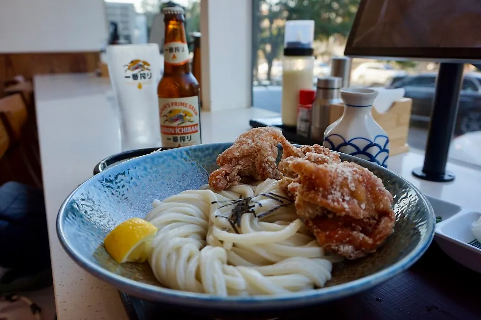 튀김 메뉴와 기린 병맥주