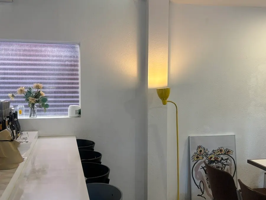 Wide shot of Huirit's interior