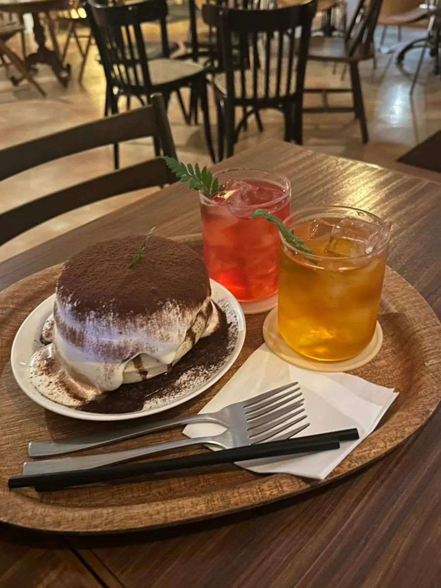 Sign noting 5to7 Seongsu's soufflé specialty was featured on TV