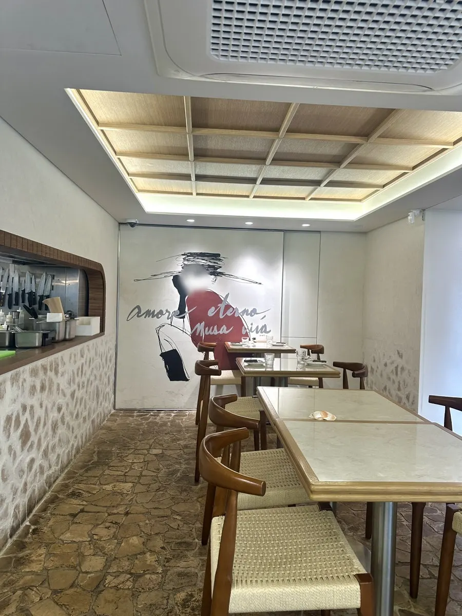 Inner space styled with a terrace feel