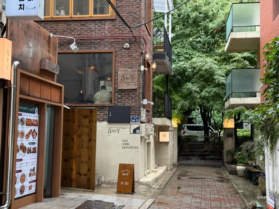 서울숲2길 5to7 성수본점 외관과 위치