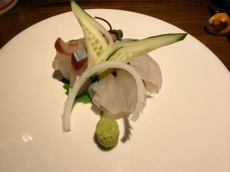Plate of five kinds of white-fleshed sashimi