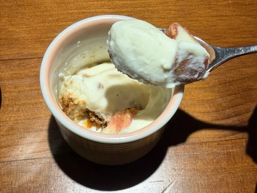 Fig yogurt cream brûlée dessert