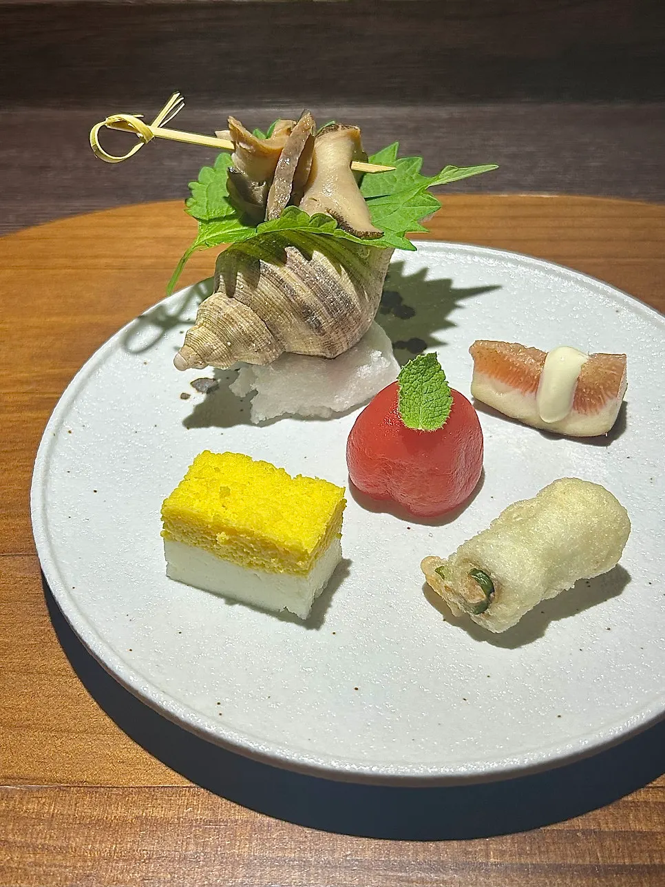 One-bite-sized appetizer plate