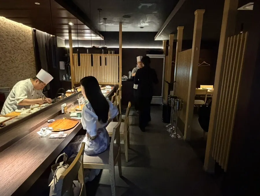 서울가든호텔 지하 1층 단야 입구와 내부