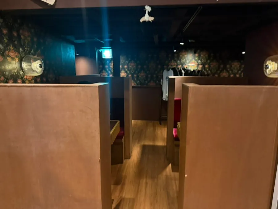 Open seating area at Siseon Gyodae Branch