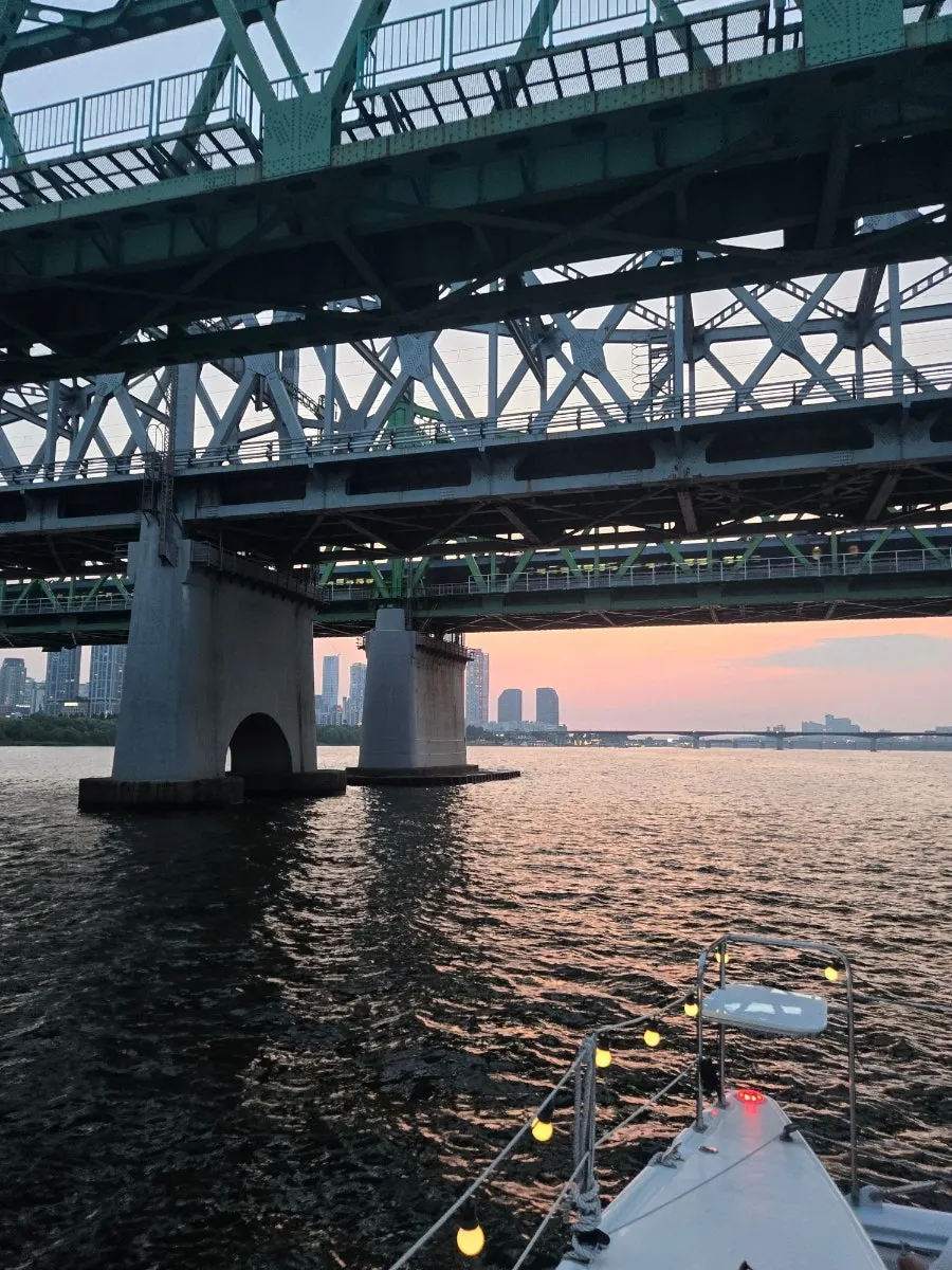 Sparkling Han River waves beneath the sunset