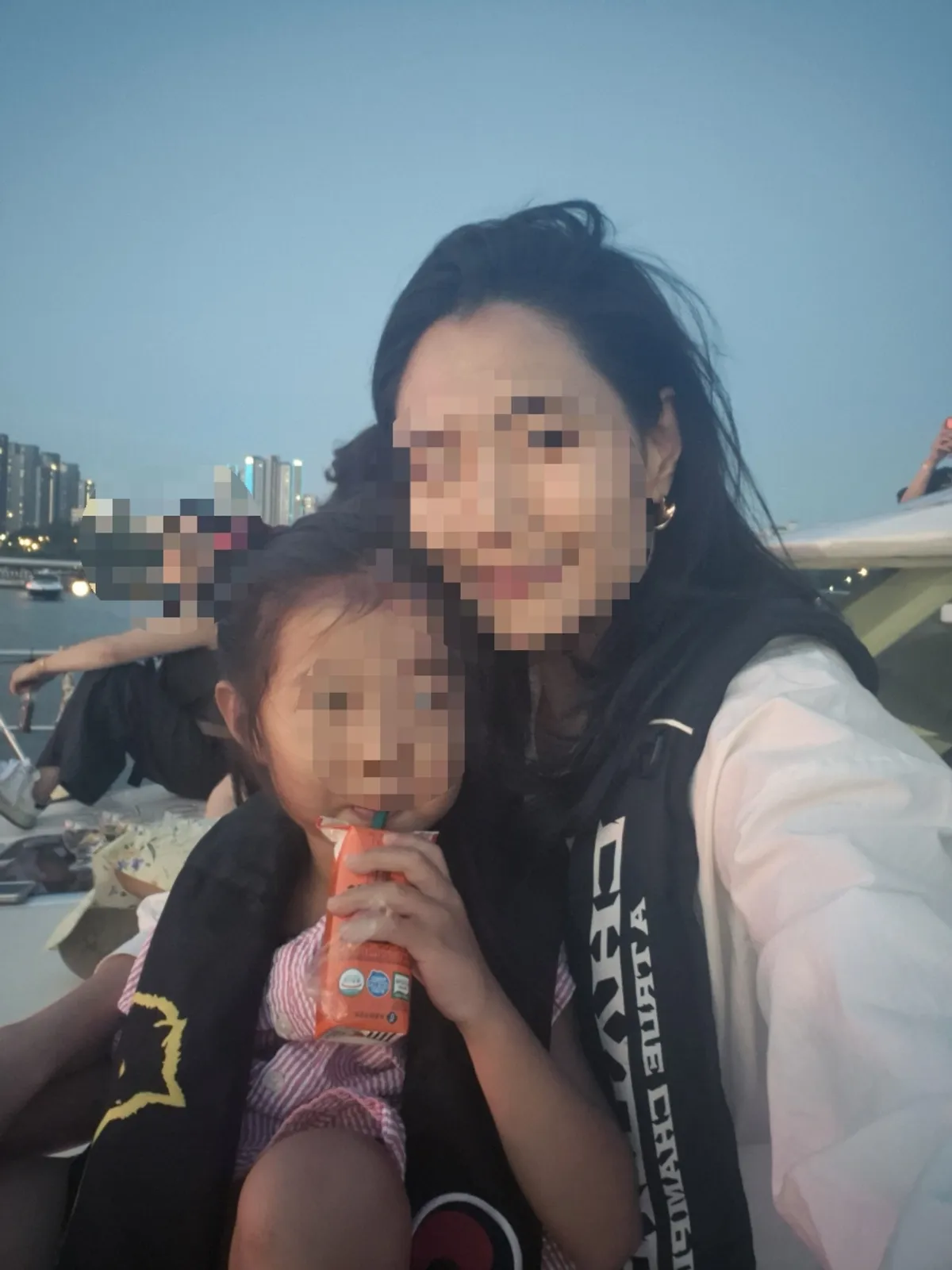 선셋에서 야경으로 이어지는 한강 요트 투어