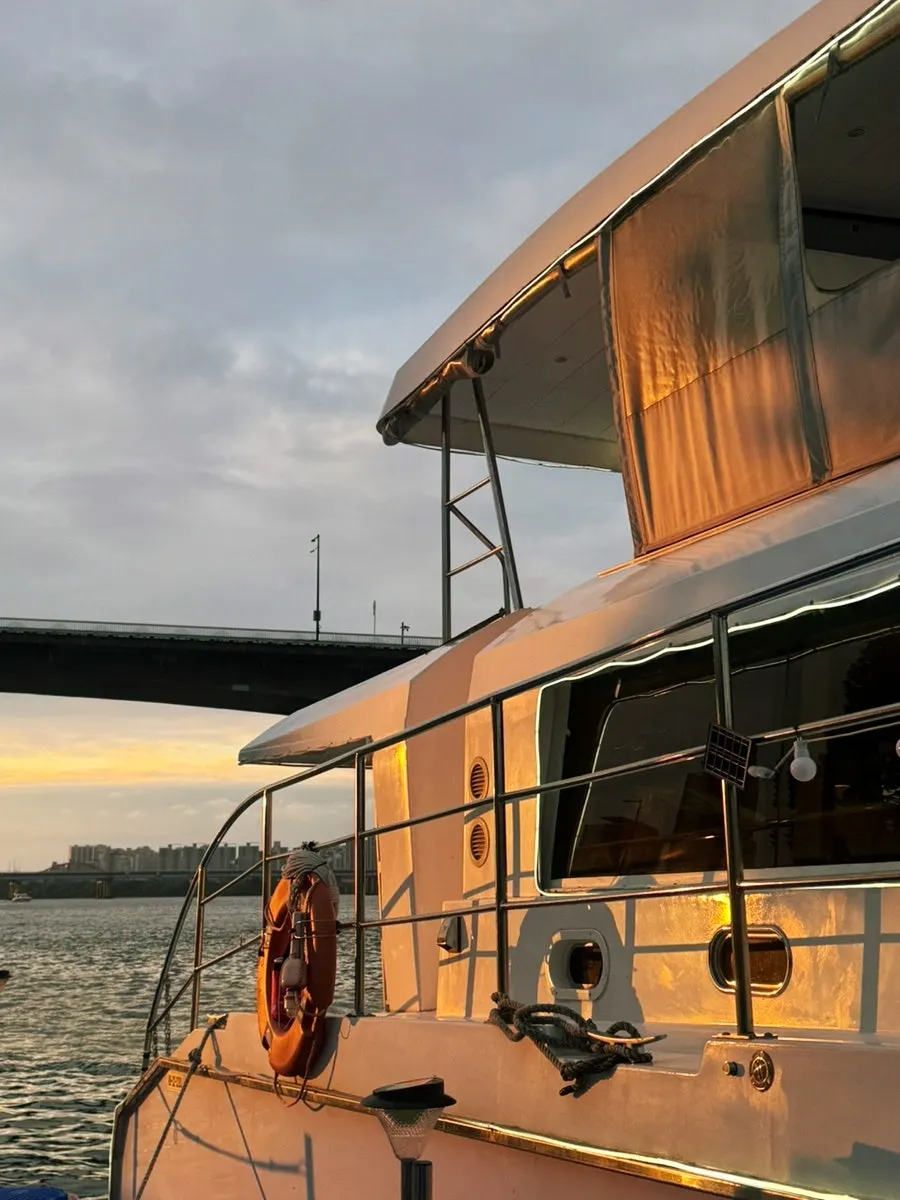 Yacht rental and event information