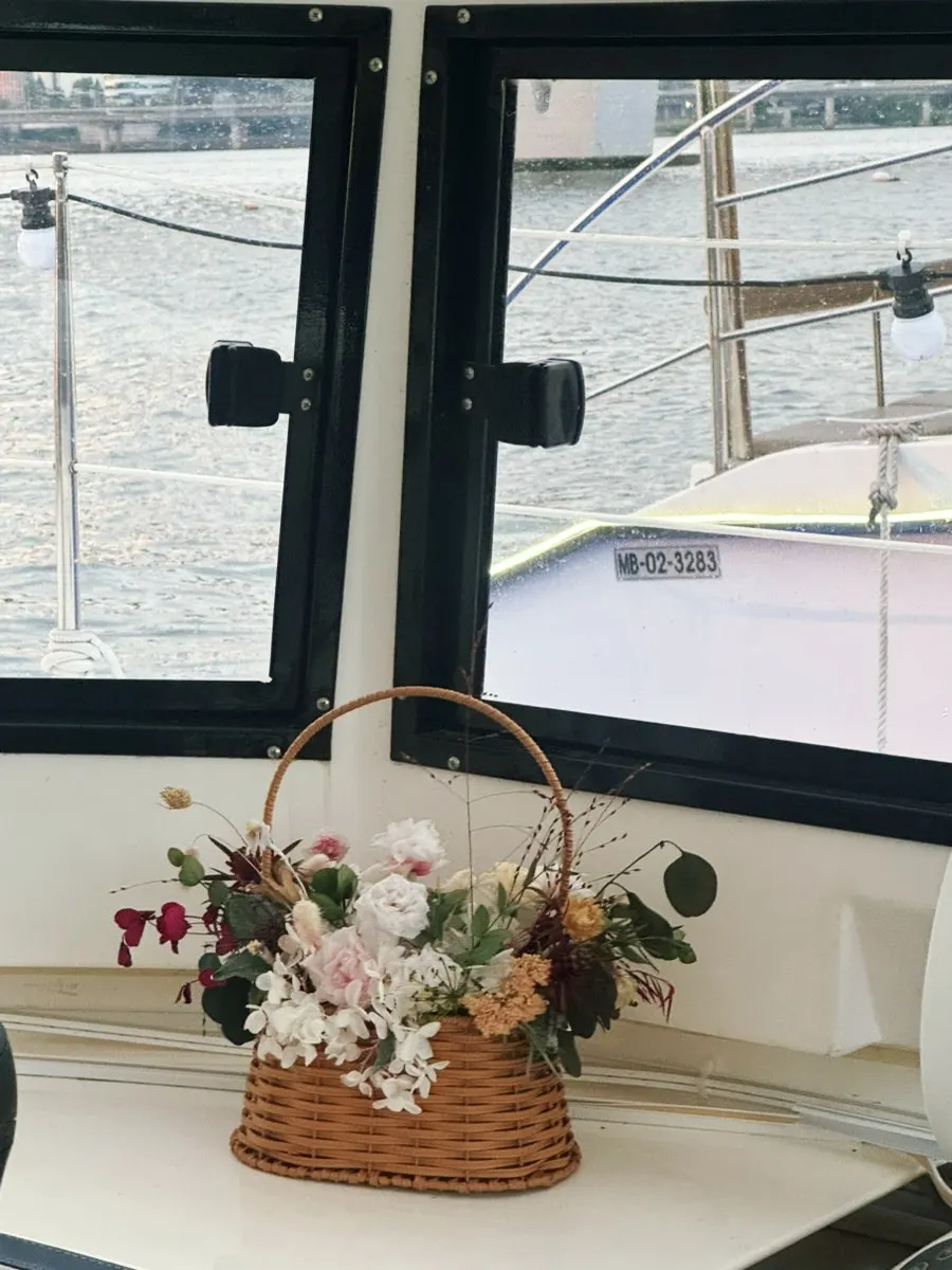 Yacht interior for preparing a proposal