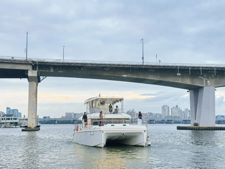 Yacht on the Han River at sunset