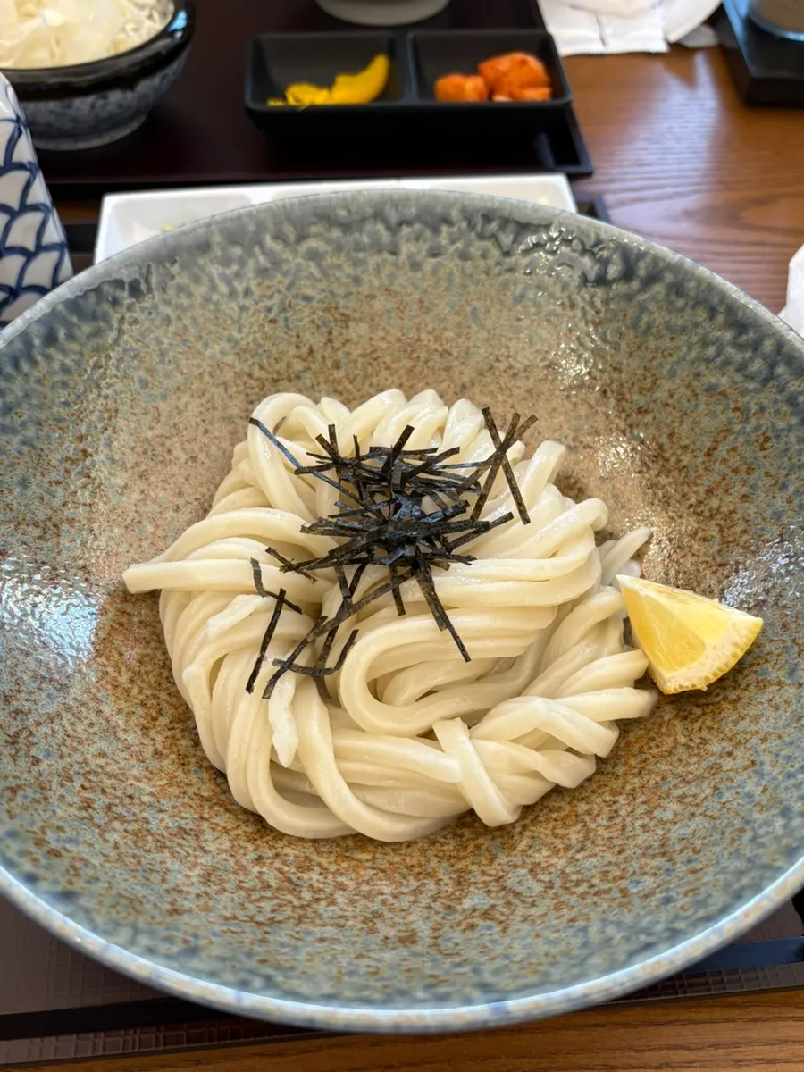 Side salad with dressing