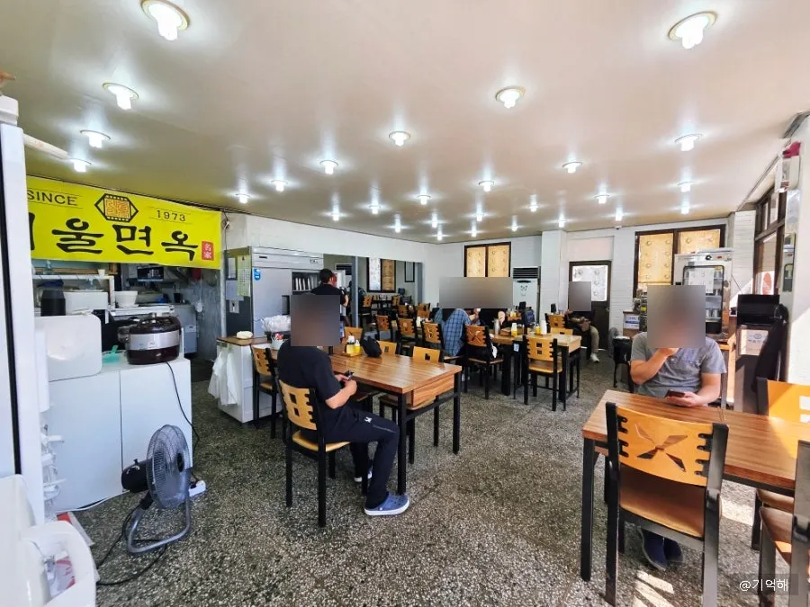 Seoul Myeonok's dining hall packed with customers