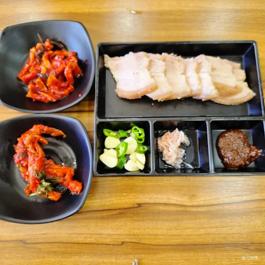 Half plate of domestic pork belly boiled pork