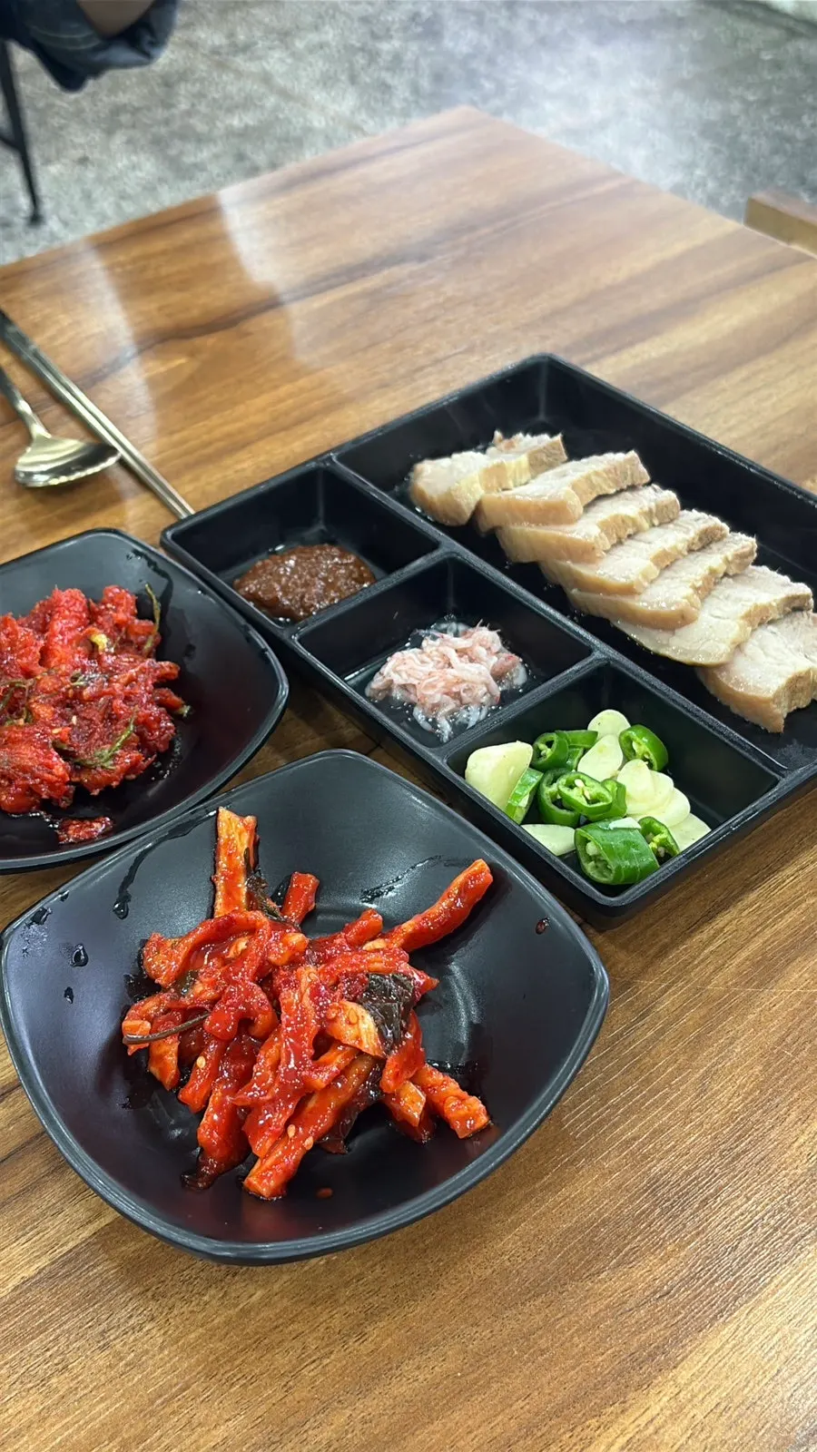 야들야들하게 삶아진 서울면옥 수육