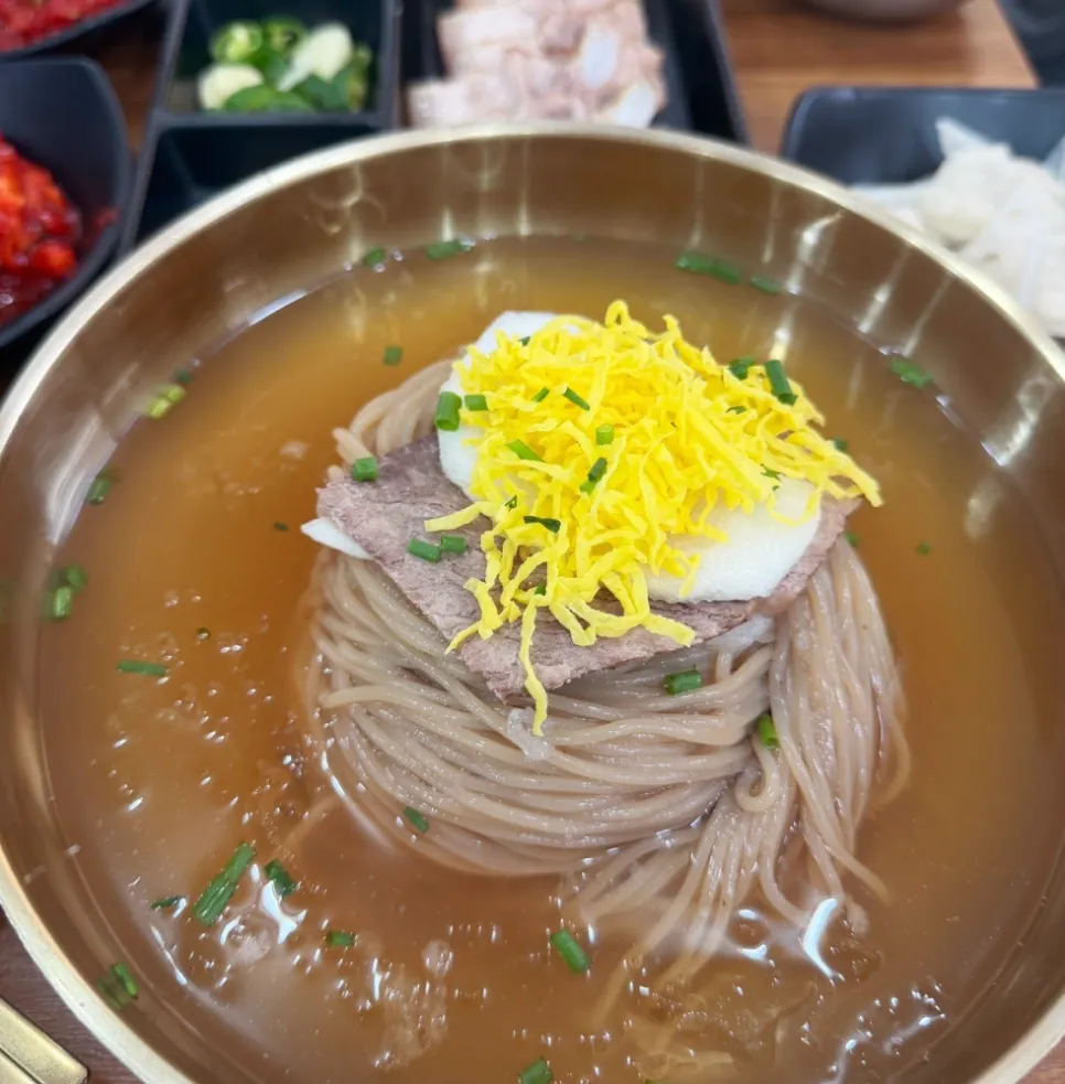 서울면옥 국내산 삼겹살 수육 한 접시