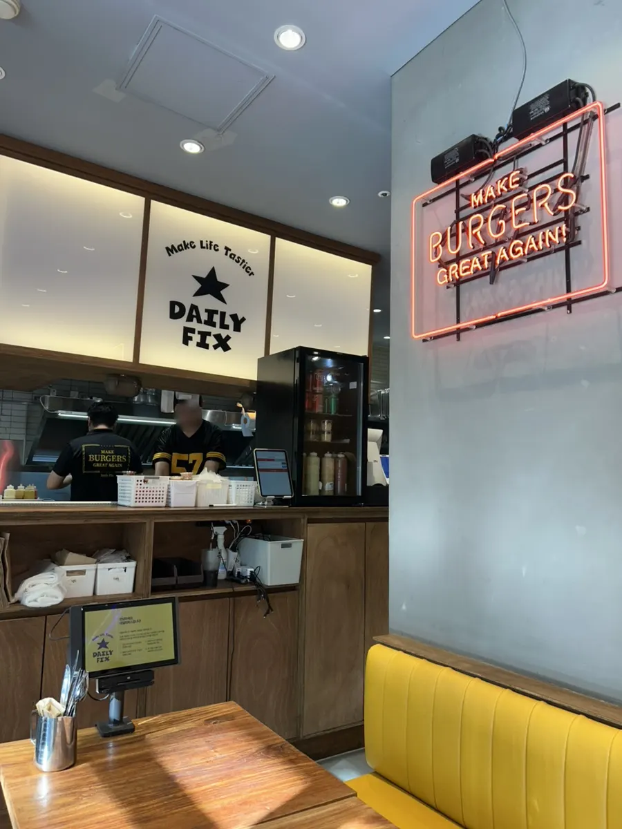 Interior of Daily Fix Seoul National University Entrance