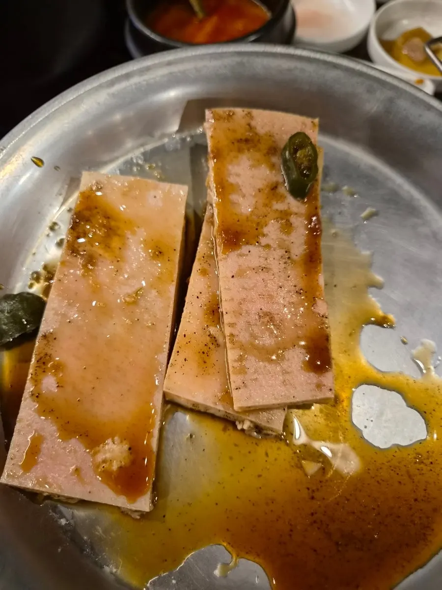 Meat coated in charcoal-grilled seasoning sauce