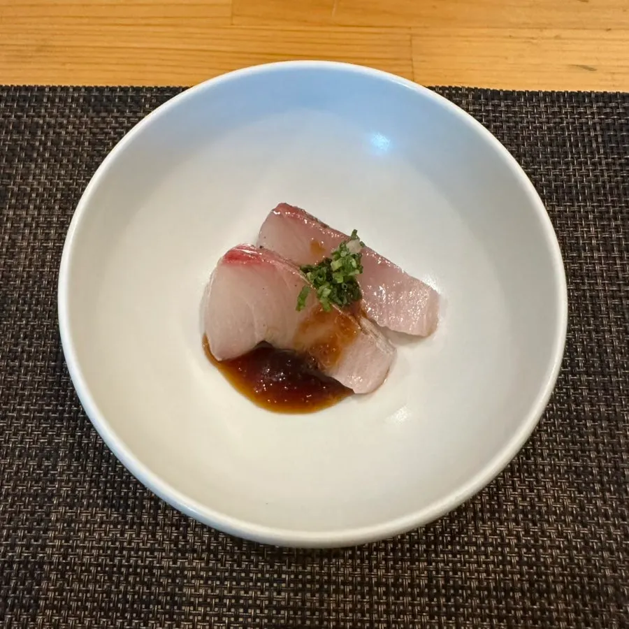 Amberjack sushi with garlic soy sauce