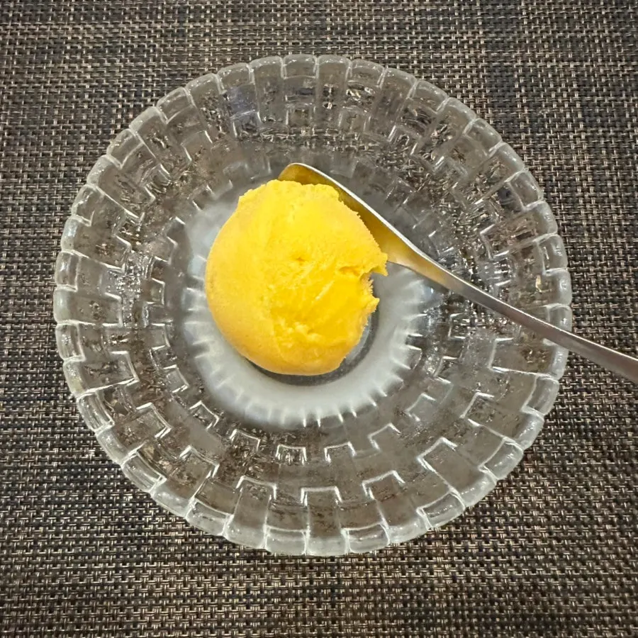 Mango ice cream dessert