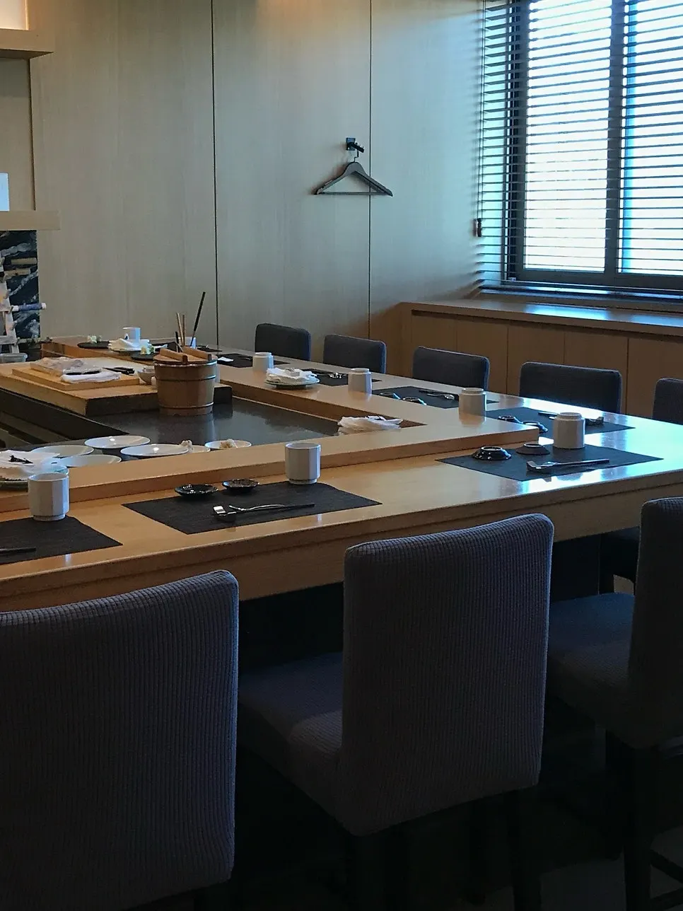 Interior atmosphere of Sushi Ryeo