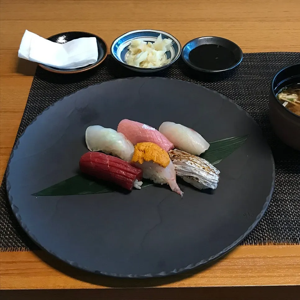 First round of sushi, 6 pieces, served with miso soup