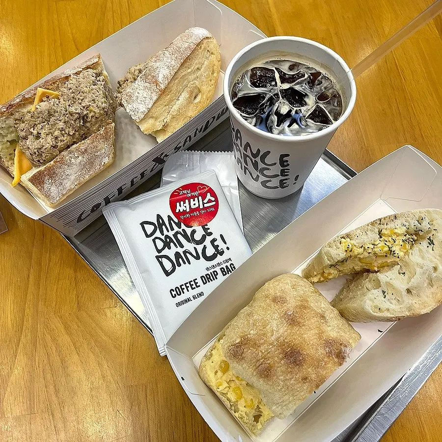 Dance Dance Dance sandwiches at Seoul Station