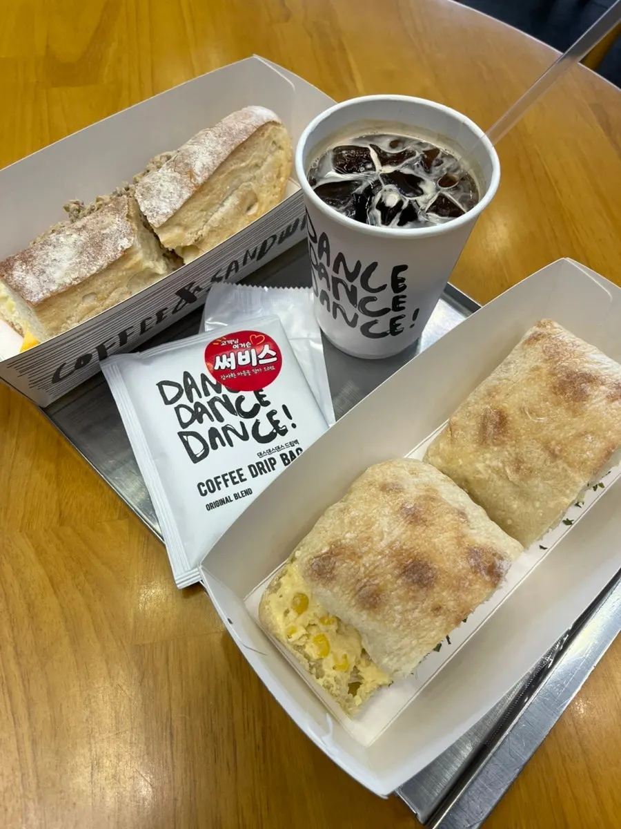 Sandwiches and iced Americano order