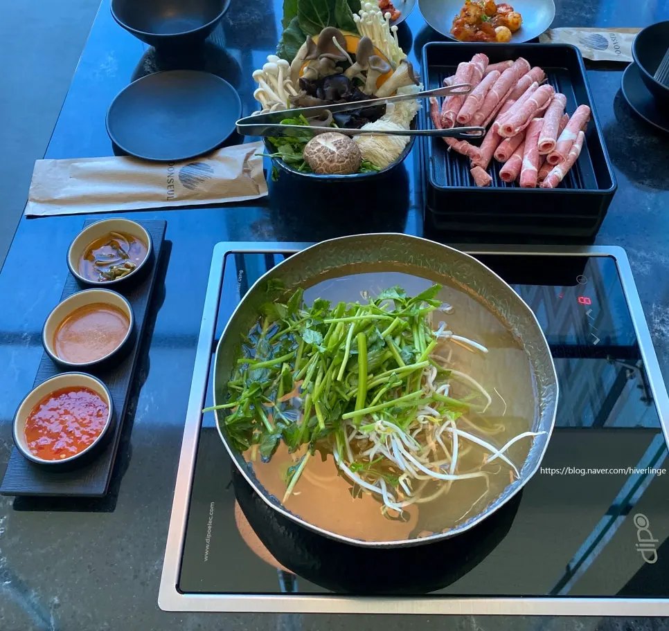 맑은 멸치 육수 샤브샤브