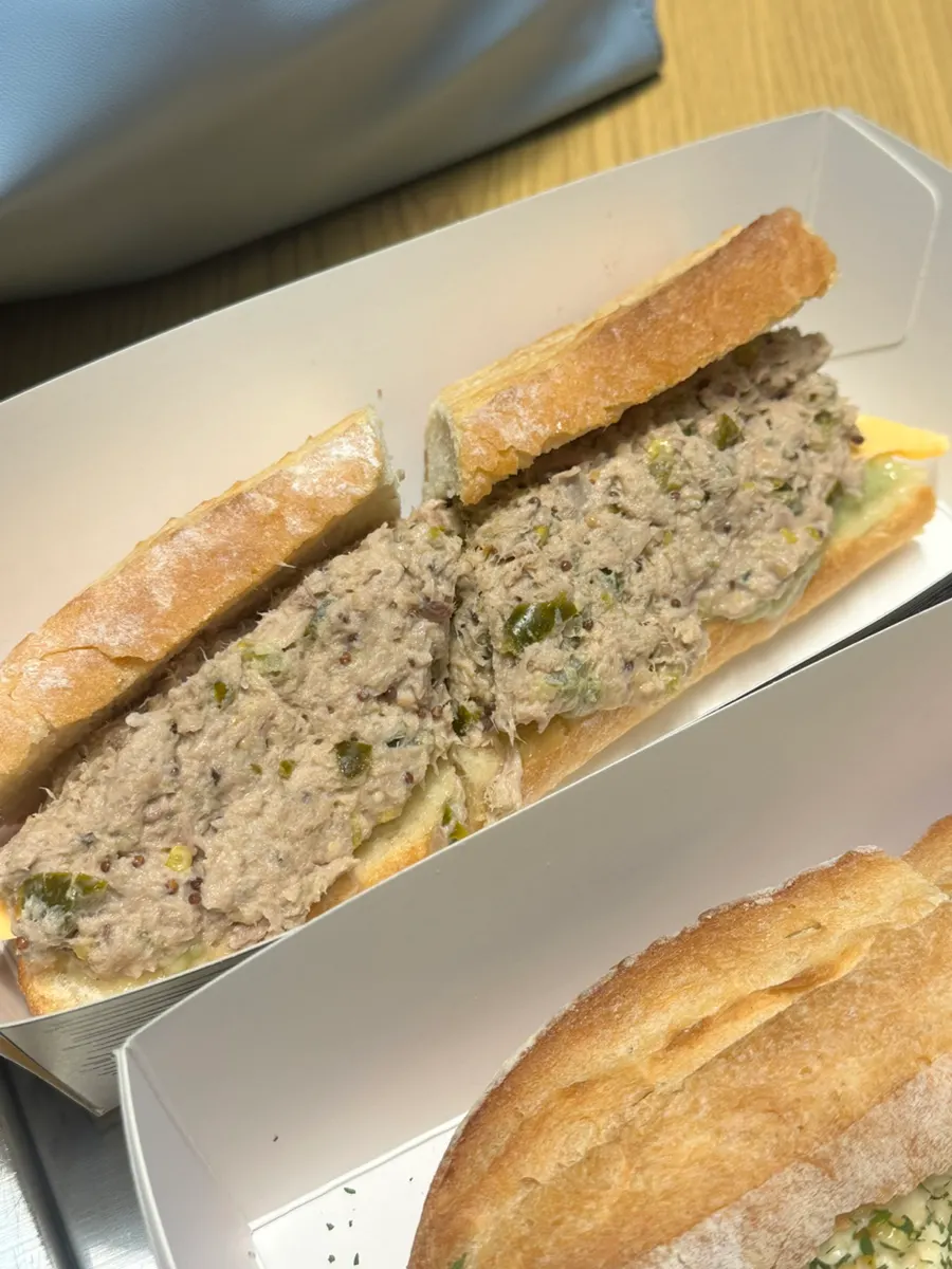 Summer-only corn baguette sandwich