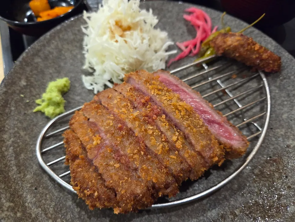 후라토식당 식사 마무리 상차림